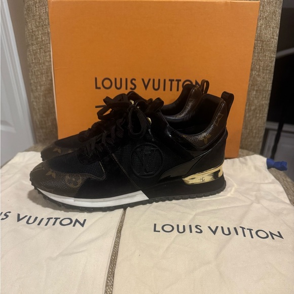 ⭐️SALE!⭐️❤️ AUTHENTIC LV LOUIS VUITTON RUN AWAY SNEAKERS SHOES Size 38 ❤️ - Picture 2 of 13